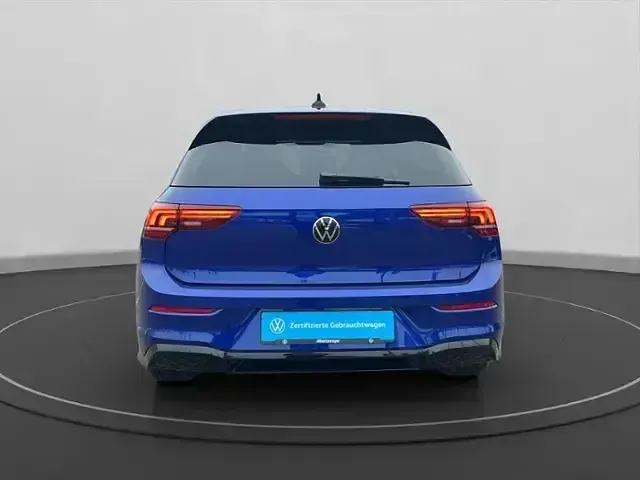 Usata VW Golf VIII R-line 150 CV (110 kW) 2025 Blu Berlina