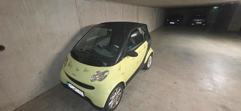 Gelb Gebraucht 2001 Smart ForTwo Cabrio Cabrio | 3.000 € - Bild 1/4
