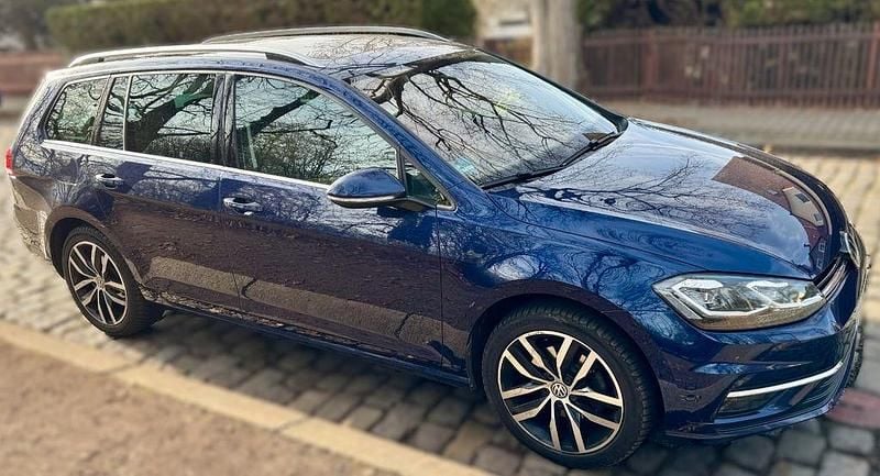 Gebraucht VW Golf VII Highline 150 PS (110 kW) 2019 Blau Kombi