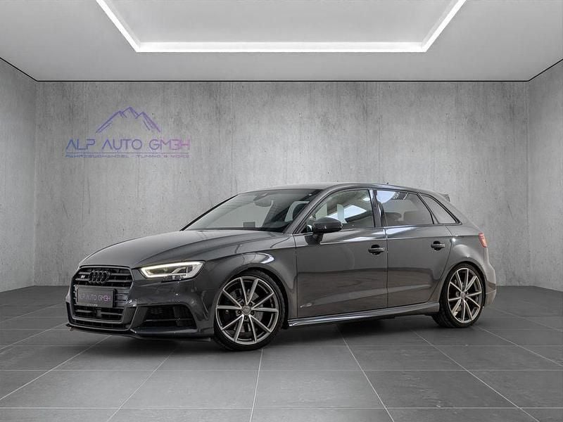 Grau Gebraucht 2018 Audi S3 Sport Limousine | 33.699 € (Fairer Preis) - Bild 1/4