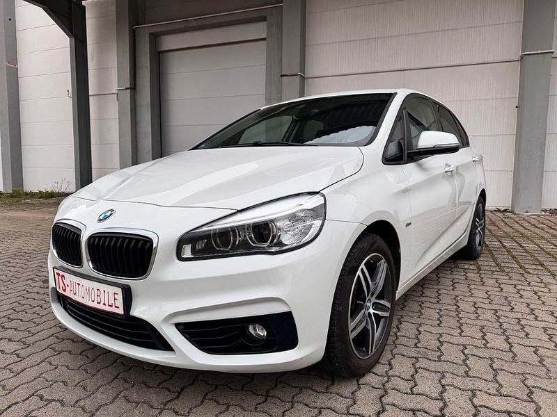 Gebraucht BMW 220 Active Tourer Sport Line 192 PS (141 kW) 2017 Weiß Van / Kleinbus