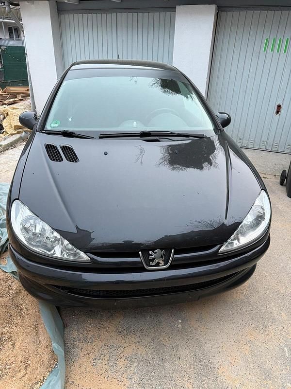 Gebraucht Peugeot 206 75 PS (55 kW) 2009 Schwarz Kleinwagen