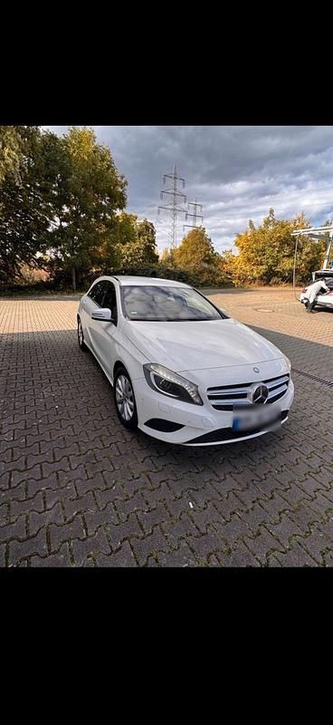 Gebraucht Mercedes A200 160 PS (117 kW) 2012 Weiß Kleinwagen