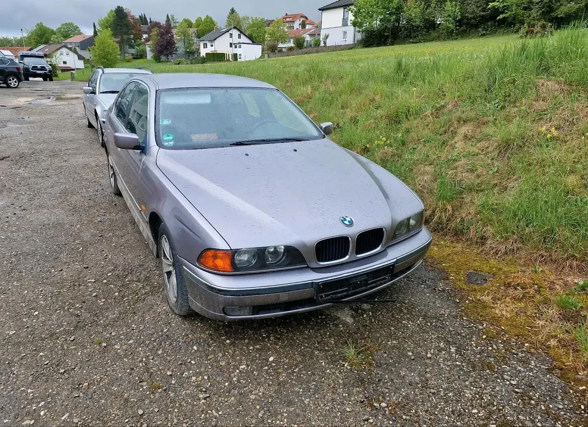 Gebraucht BMW 523 170 PS (125 kW) 2000 Silber Limousine