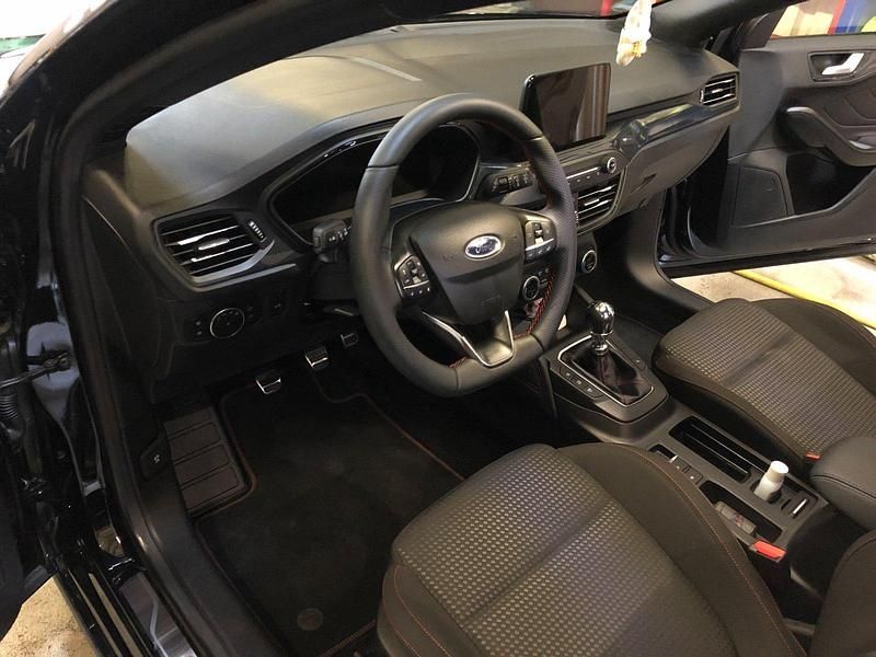 Gebraucht Ford Focus ST-Line X 150 PS (110 kW) 2021 Schwarz Kombi