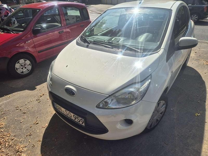 Weiß Gebraucht 2009 Ford Ka Kleinwagen | 2.200 € - Bild 1/4
