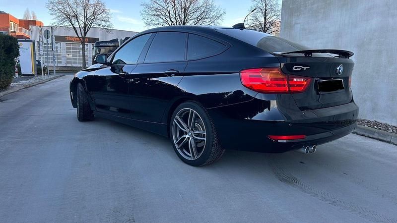 Gebraucht BMW 320 190 PS (139 kW) 2016 Schwarz Limousine