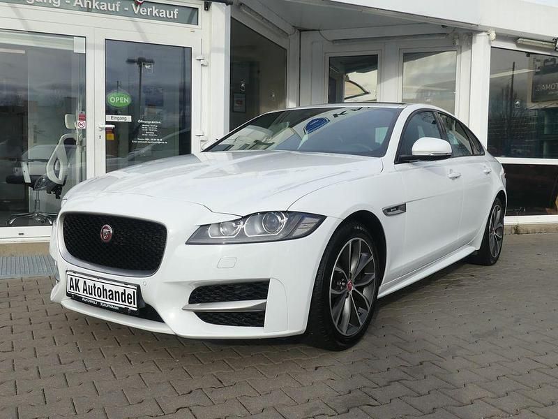 Gebraucht Jaguar XF Ingenium 179 PS (131 kW) 2018 Weiß Limousine