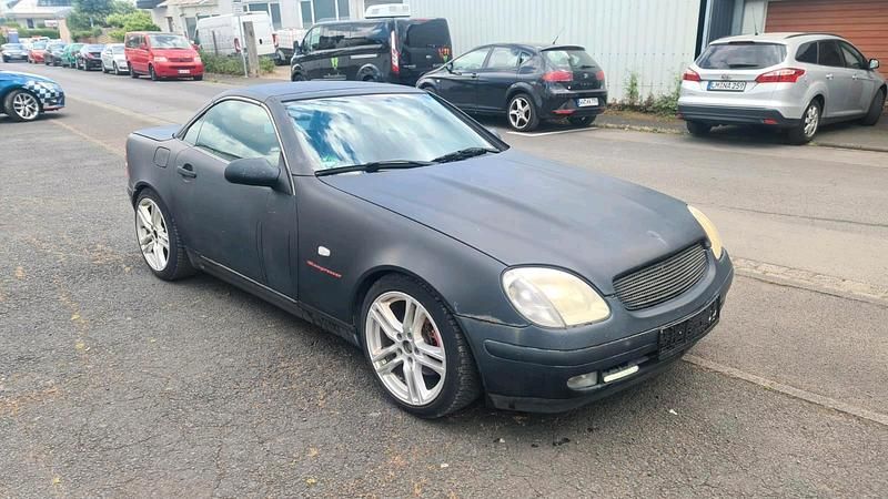 Gebraucht Mercedes SLK200 193 PS (141 kW) 2000 Schwarz Cabrio