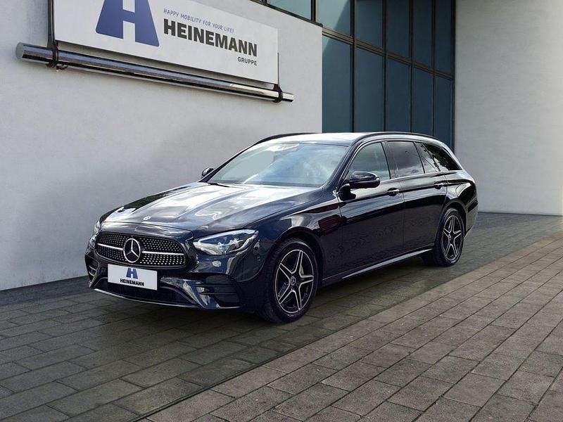Obsidianschwarz metallicla Gebraucht 2022 Mercedes E300 AMG line Limousine | 36.550 € (Guter Preis) - Bild 1/4