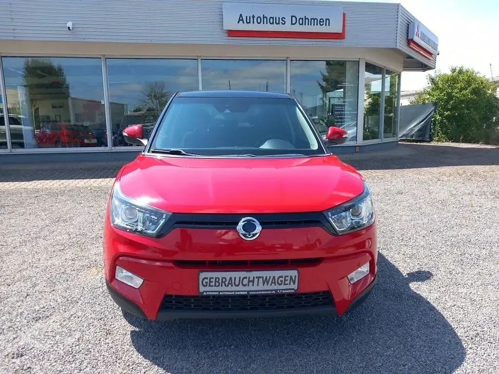 Gebraucht SsangYong Tivoli 128 PS (94 kW) 2018 Rot SUV