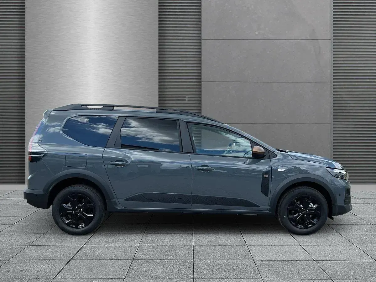 Neu Dacia Jogger Extreme 122 PS (89 kW) 2026 Schiefergrau Van / Kleinbus