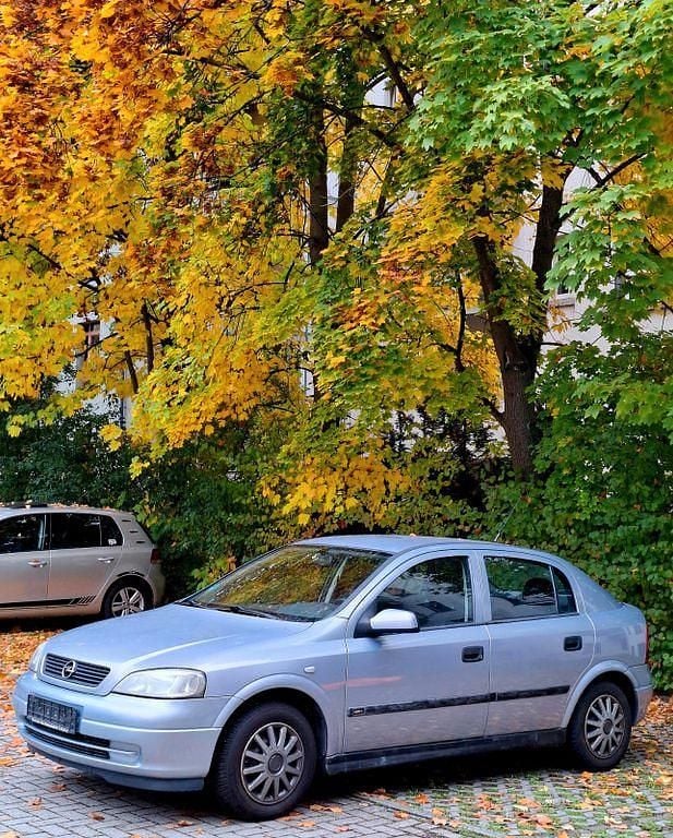 Silber Gebraucht 1999 Opel Astra Limousine | 1.000 € (Superpreis) - Bild 1/4