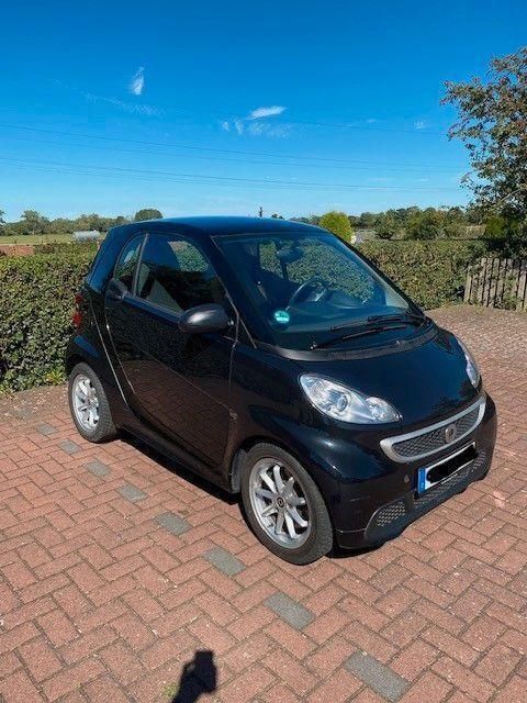 Schwarz Gebraucht 2013 Smart ForTwo Coupé Passion Coupé | 5.700 € (Fairer Preis) - Bild 1/4