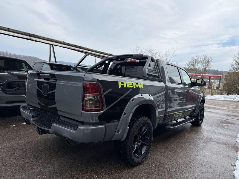 Używany Dodge Ram 401 KM (294 kW) 2023 Szary Pickup