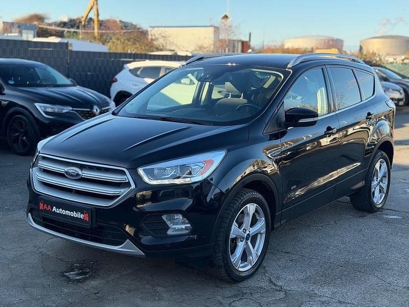 Schwarz Gebraucht 2017 Ford Kuga Titanium SUV | 11.000 € (Guter Preis) - Bild 1/4