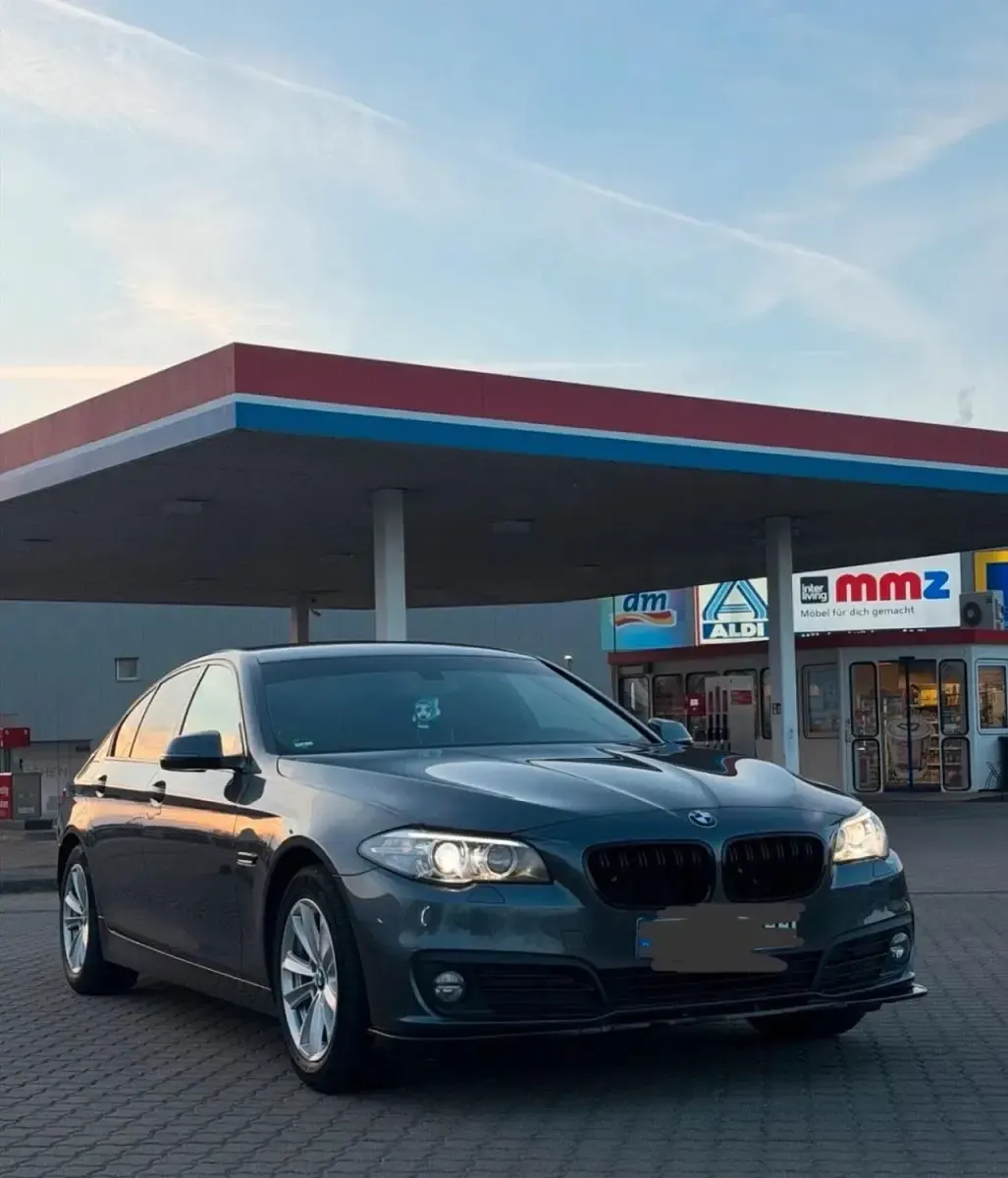 Gebraucht BMW 520 190 PS (139 kW) 2016 Grau Limousine