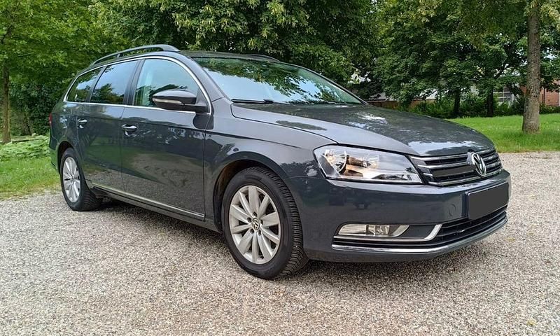 Grau Gebraucht 2014 VW Passat Business Kombi | 9.100 € (Fairer Preis) - Bild 1/4