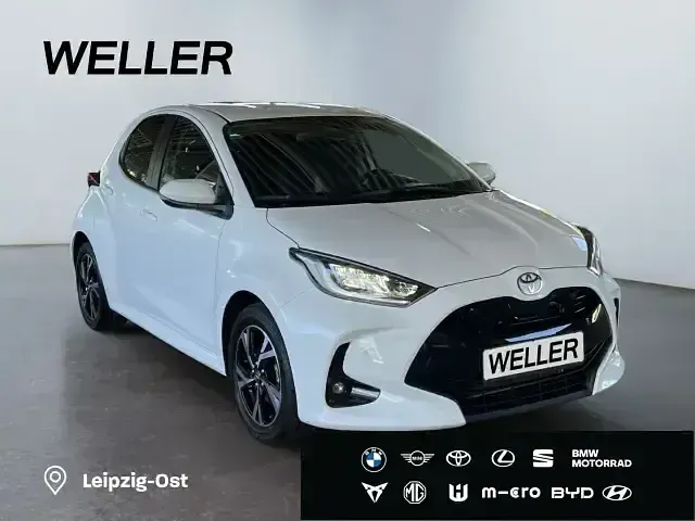 Gebraucht Toyota Yaris Hybrid 116 PS (85 kW) 2025 Super white 2 (weiss) Kleinwagen