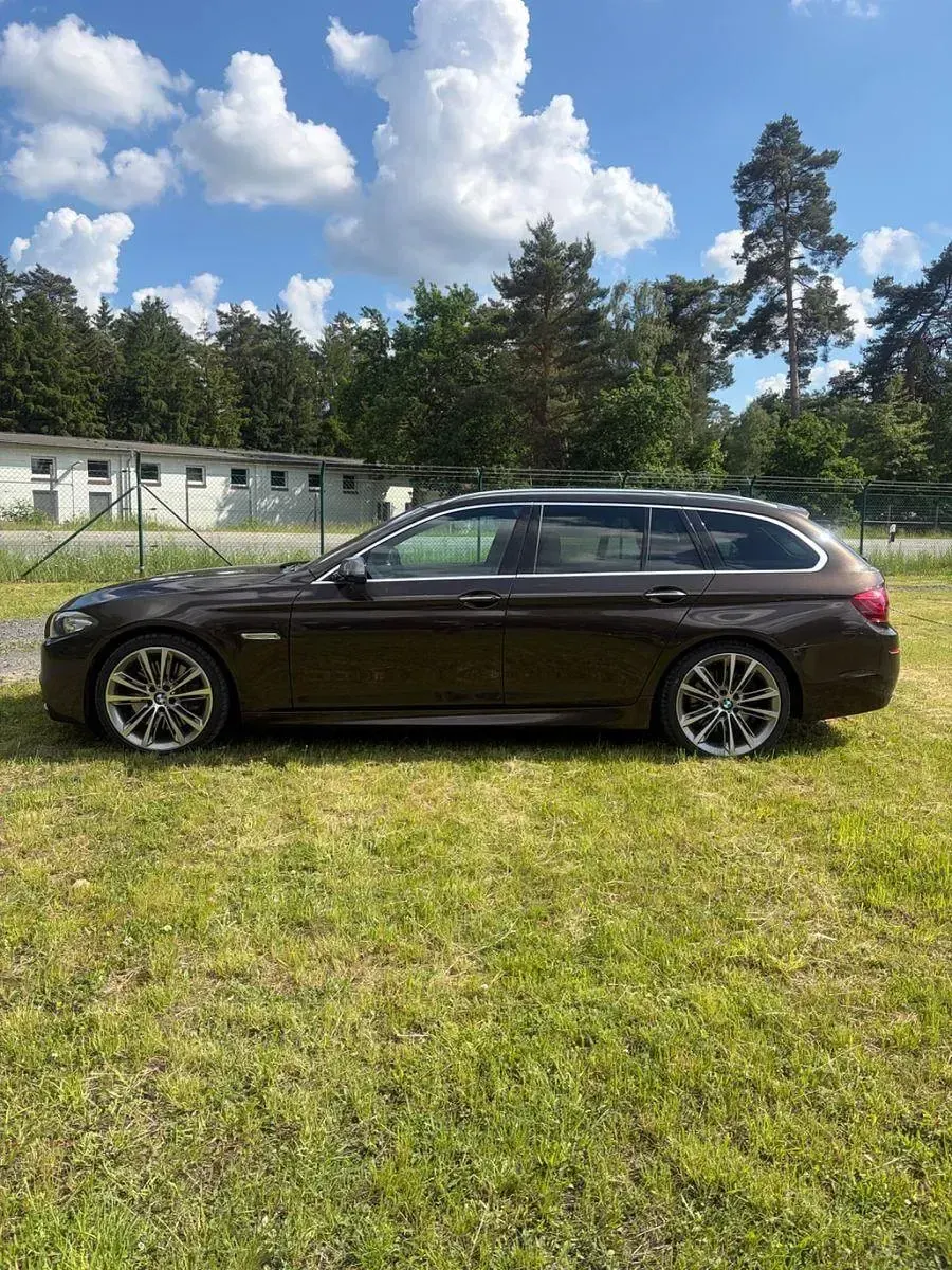 Gebraucht BMW M550 Performance 381 PS (280 kW) 2013 Braun Limousine