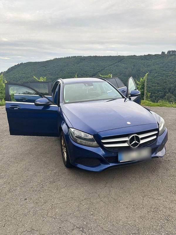 Blau Gebraucht 2016 Mercedes C220 Kombi | 15.400 € (Fairer Preis) - Bild 1/4