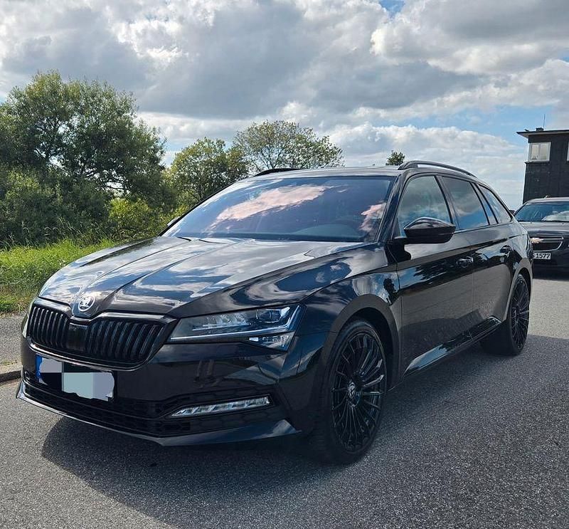 Schwarz Gebraucht 2019 Skoda Superb LAURIN & KLEMENT Limousine | 29.900 € (Fairer Preis) - Bild 1/4