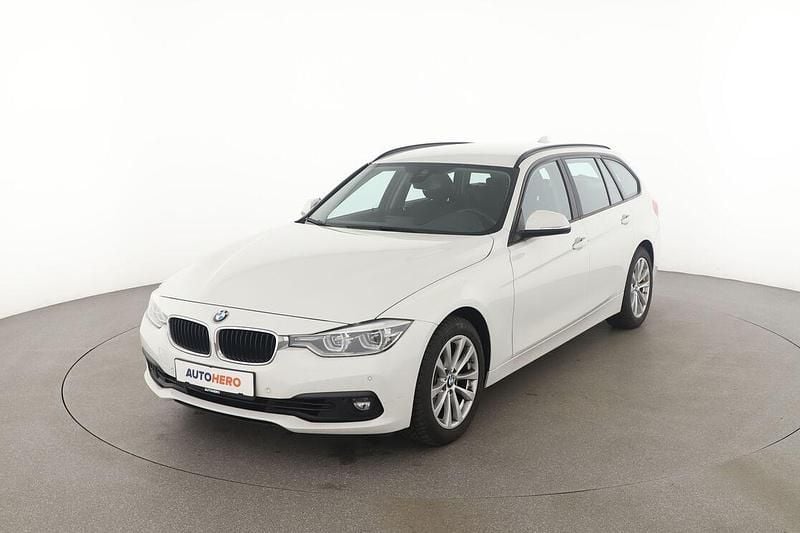 Weiß Gebraucht 2019 BMW 330 Advantage Kombi | 21.520 € (Superpreis) - Bild 1/3