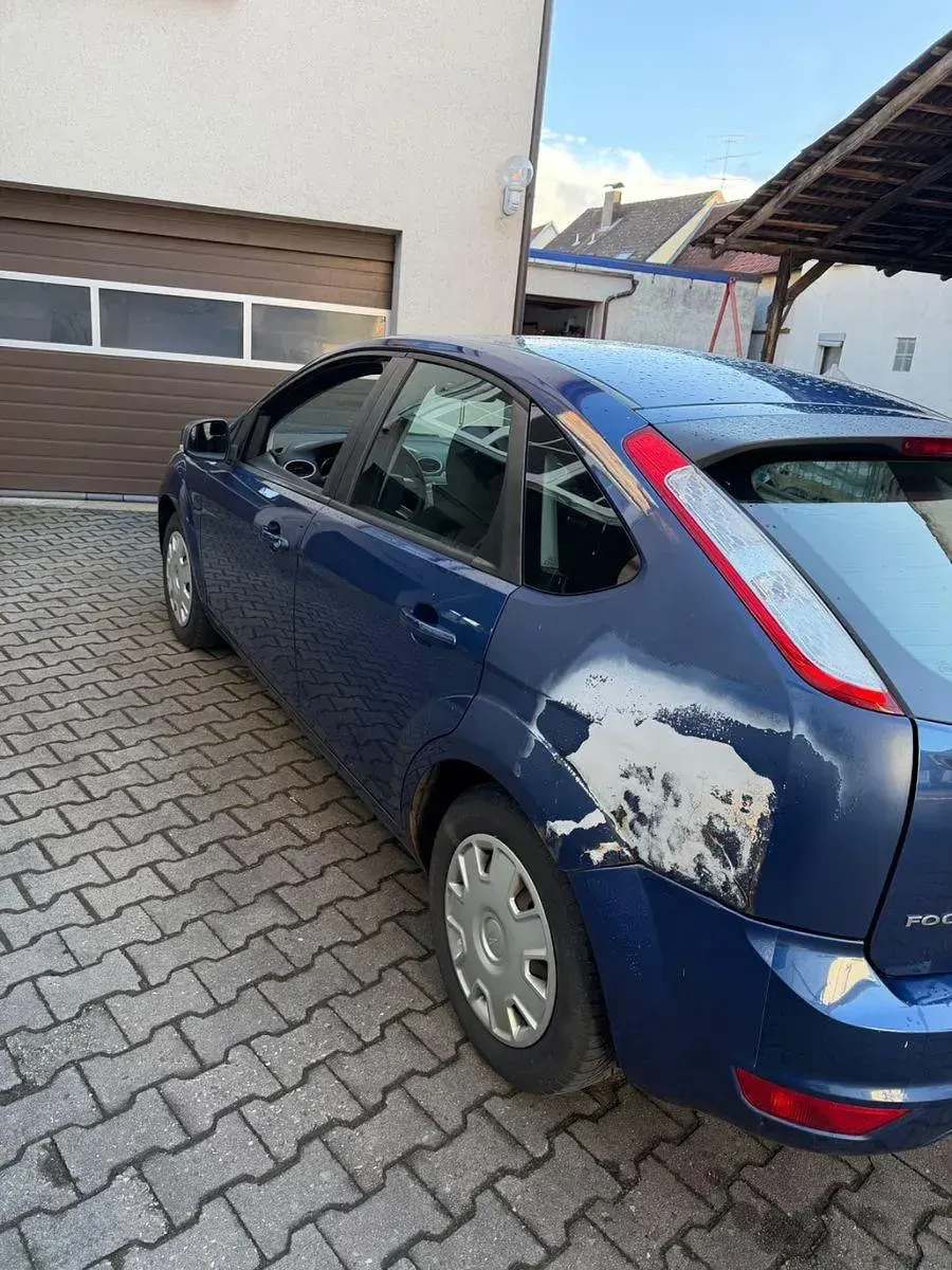 Używany Ford Focus 101 KM (74 kW) 2009 Niebieski Sedan/Limuzyna