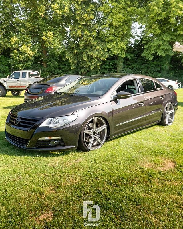 Gebraucht VW Passat Design 140 PS (102 kW) 2010 Braun Coupé