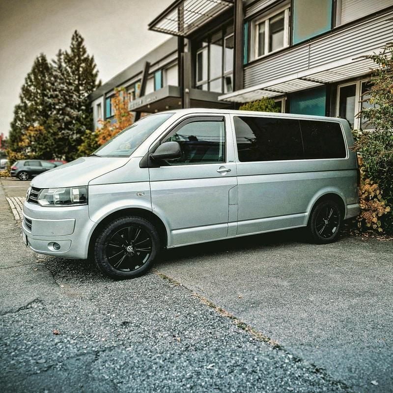 Silber Gebraucht 2012 VW Multivan Van | 17.999 € (Superpreis) - Bild 1/4