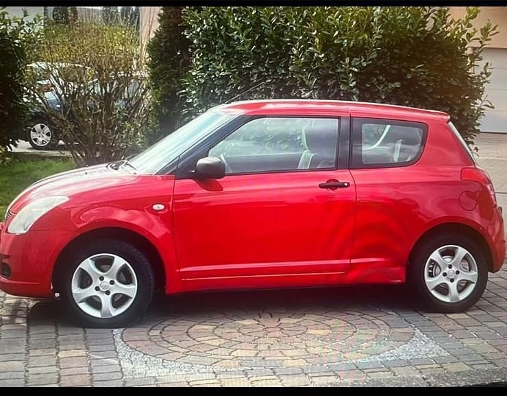 Gebraucht Suzuki Swift 85 PS (62 kW) 2008 Rot Kleinwagen