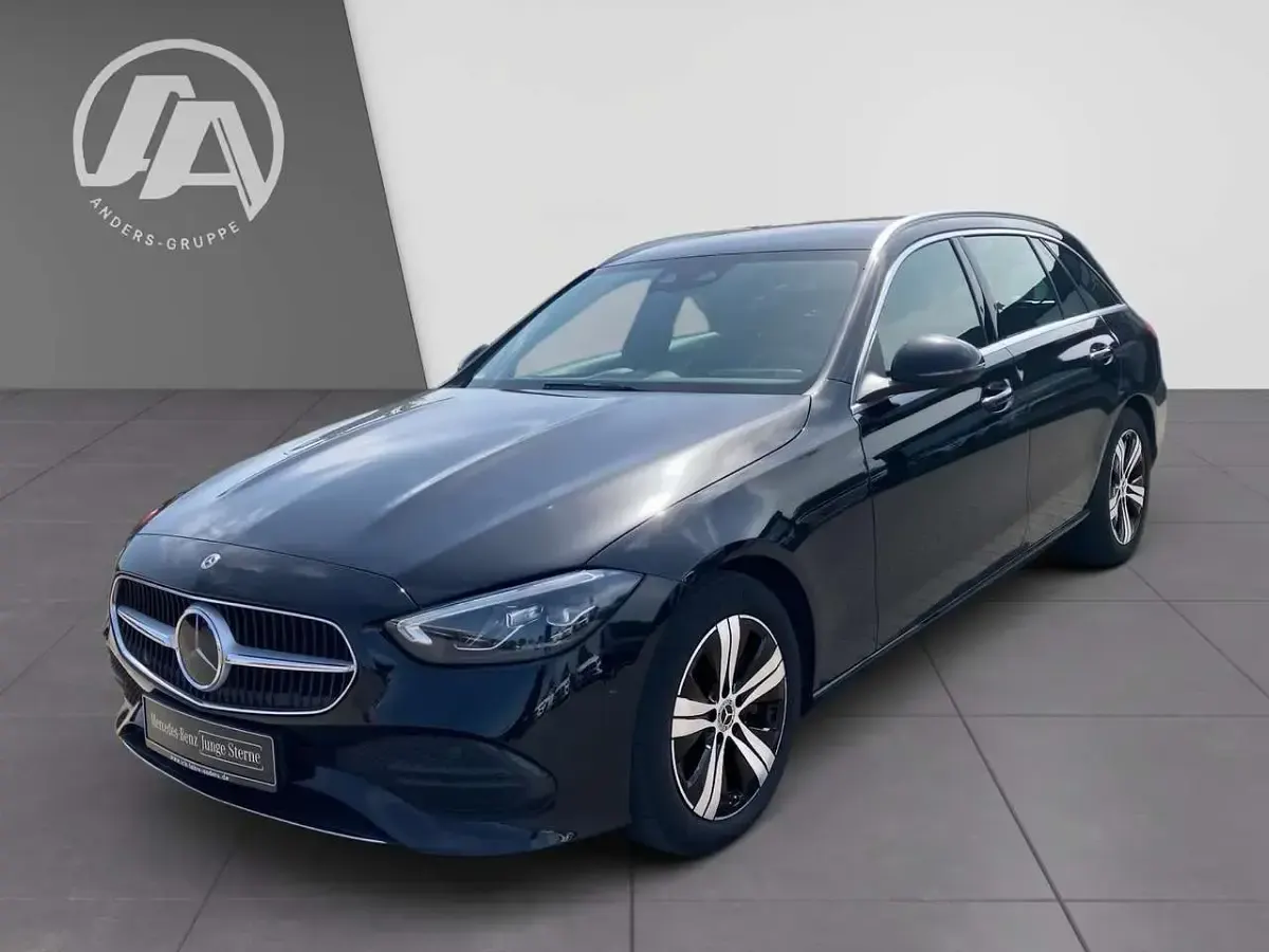 Gebraucht Mercedes C300 Avantgarde 265 PS (194 kW) 2023 Schwarz Kombi