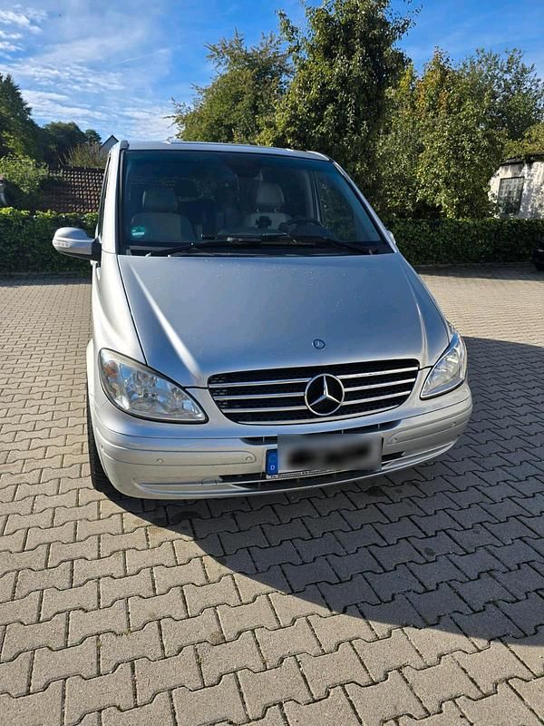Silber Gebraucht 2008 Mercedes Viano Van / Kleinbus | 8.850 € (Superpreis) - Bild 1/4