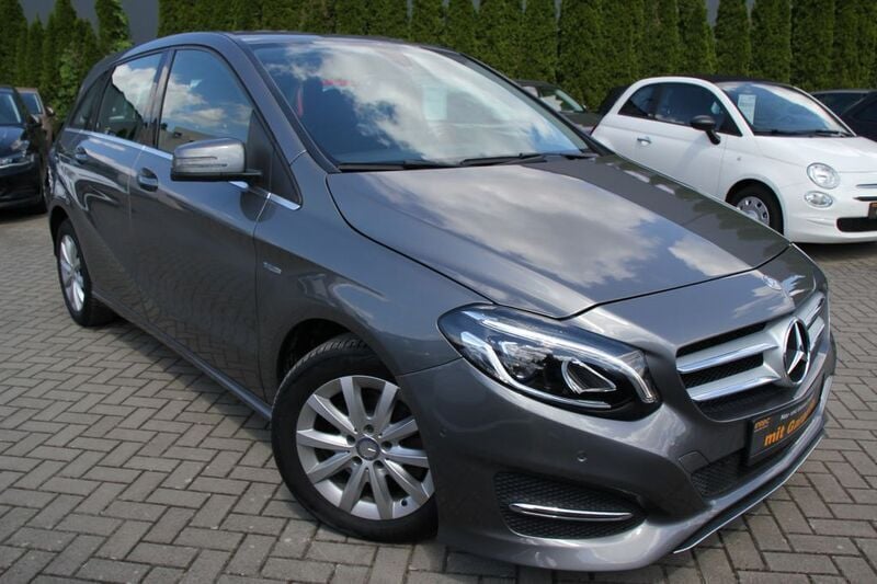 Gebraucht Mercedes B180 122 PS (89 kW) 2016 Grau Van / Kleinbus