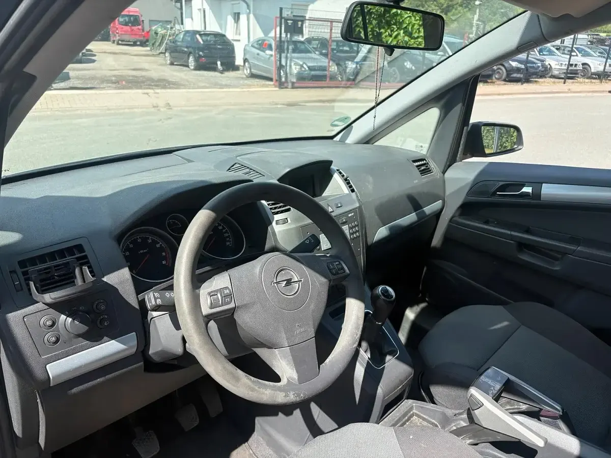 Gebraucht Opel Zafira 140 PS (102 kW) 2007 Silber Van / Kleinbus