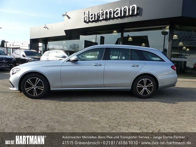 Gebraucht Mercedes E220 Avantgarde 194 PS (142 kW) 2021 Andere farbe Kombi