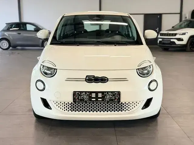 Gebraucht Fiat 500e 86 kW (118 PS) 2023 Weiß Limousine