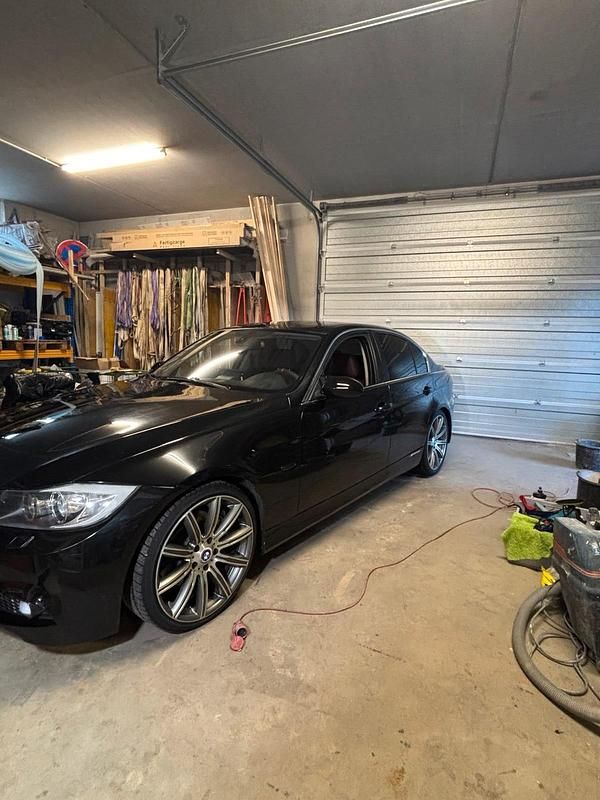 Gebraucht BMW 325 231 PS (169 kW) 2007 Schwarz Limousine