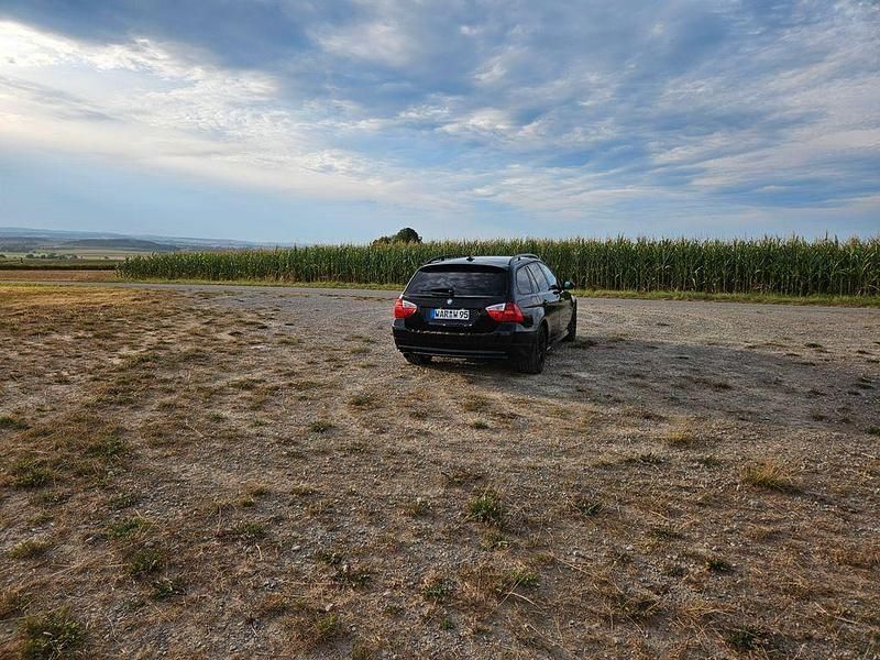 Gebraucht BMW 320 163 PS (119 kW) 2007 Schwarz Kombi