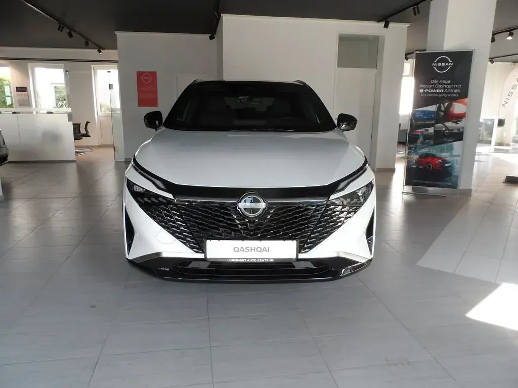 Gebraucht Nissan Qashqai Tekna 158 PS (116 kW) 2025 White/black SUV