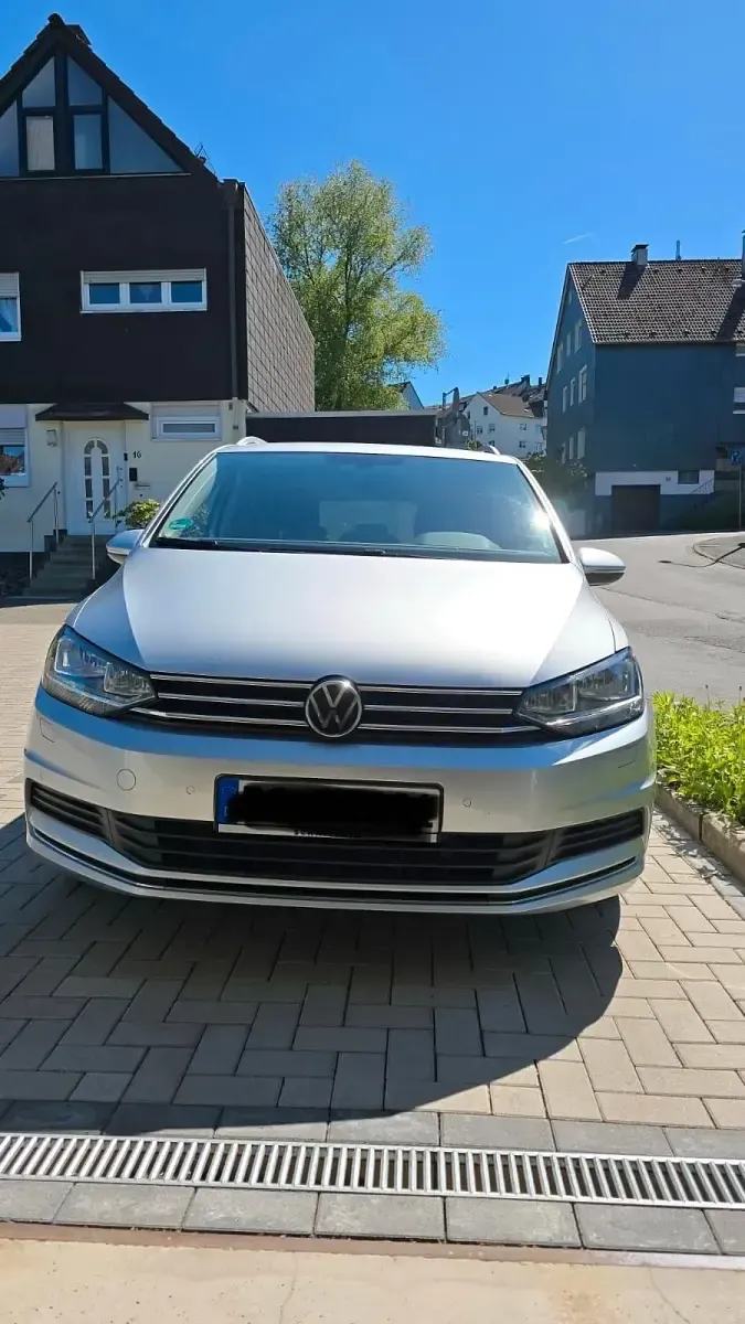 Gebraucht VW Touran Active 150 PS (110 kW) 2021 Silber Van / Kleinbus