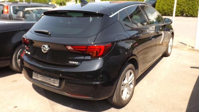 Gebraucht Opel Astra Dynamic 150 PS (110 kW) 2017 Onyx schwarz Limousine