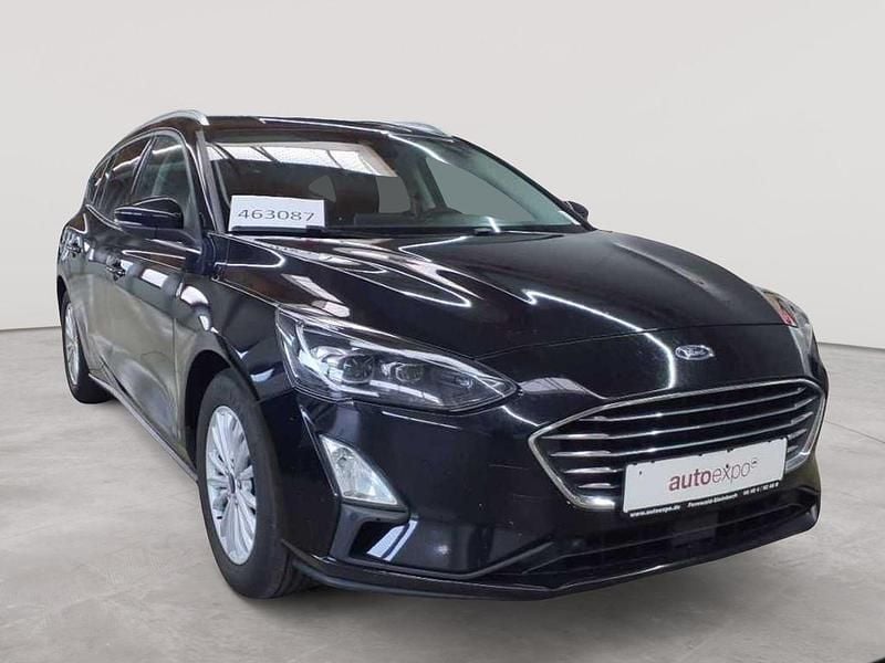 Obsidianschwarz metallic Gebraucht 2022 Ford Focus Titanium Kombi | 18.990 € (Guter Preis) - Bild 1/4