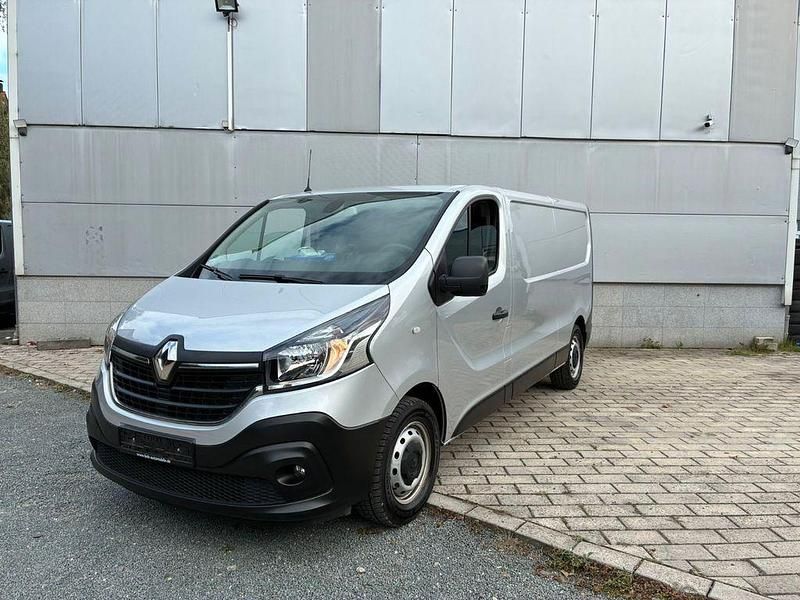 Grau Gebraucht 2021 Renault Trafic Komfort Van / Kleinbus | 24.395 € - Bild 1/4