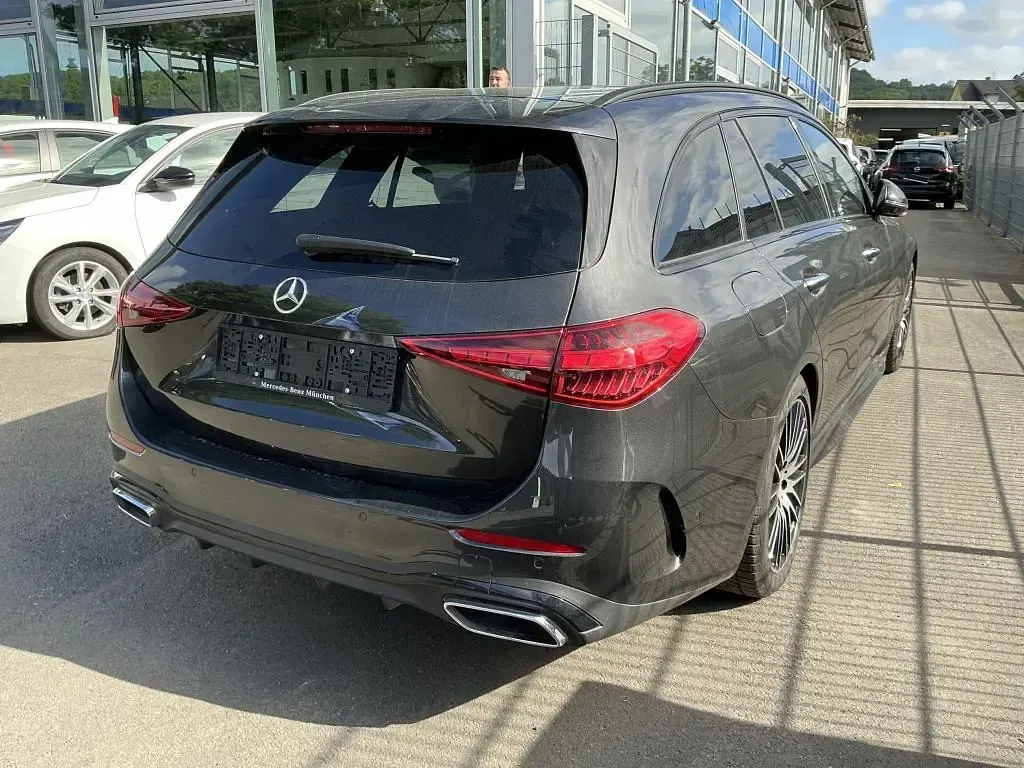 Gebraucht Mercedes 200 204 PS (150 kW) 2024 Grau grafitgrau  metalliclack (metallic) Kombi
