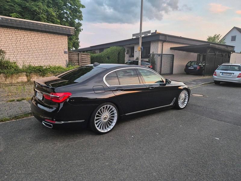 Schwarz Gebraucht 2016 BMW 730 Limousine | 27.900 € (Fairer Preis) - Bild 1/4