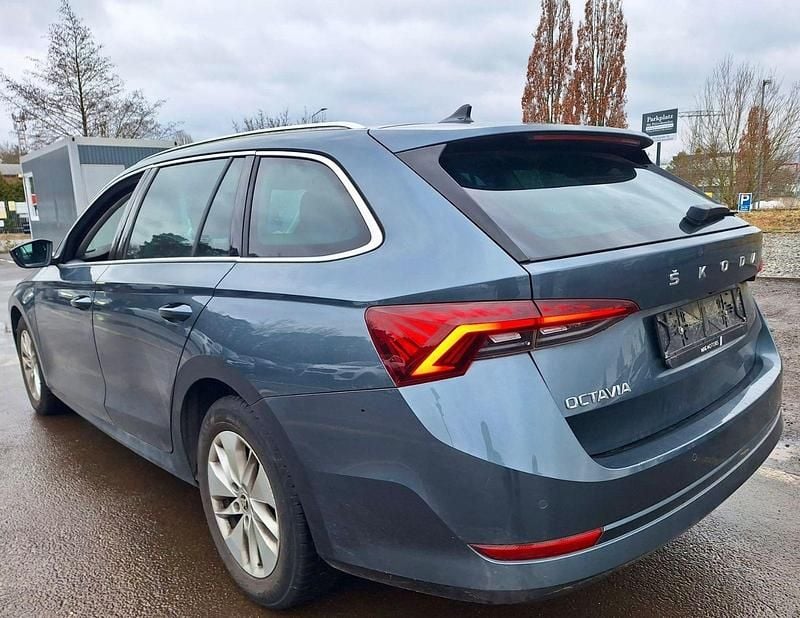 Gebraucht Skoda Octavia 150 PS (110 kW) 2021 Grau Kombi