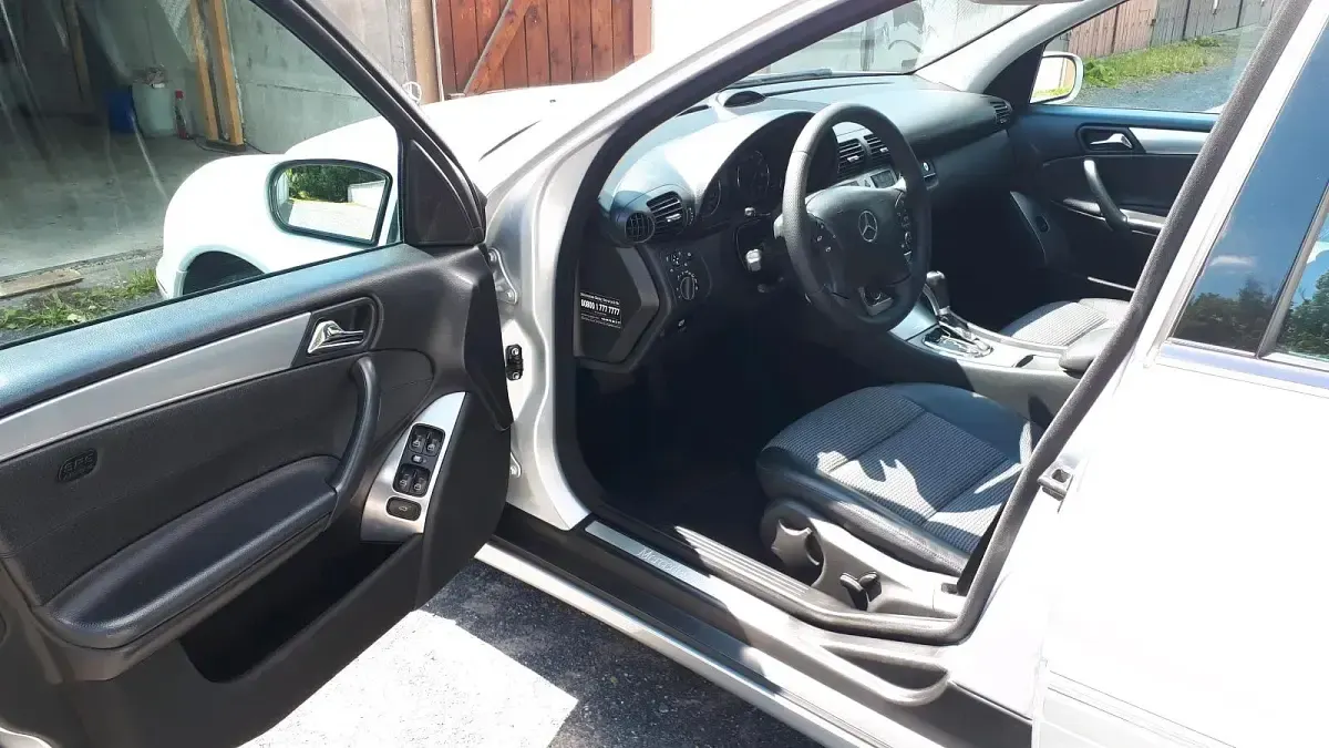 Gebraucht Mercedes C230 204 PS (150 kW) 2006 Silber Limousine