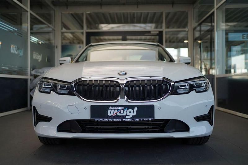 Gebraucht BMW 320 Advantage 184 PS (135 kW) 2020 Weiß Limousine
