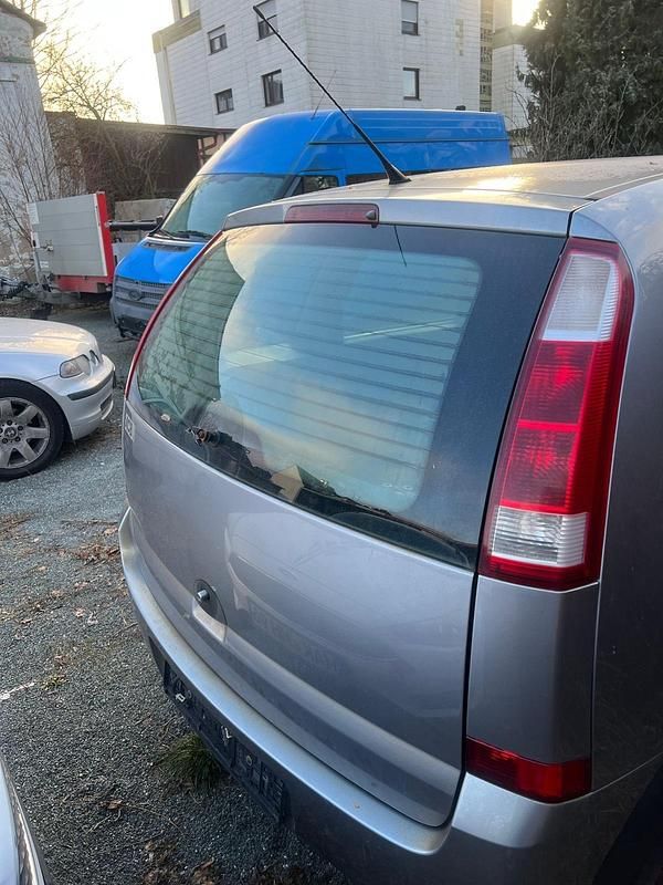 Silber Gebraucht 2003 Opel Meriva Van / Kleinbus | 500 € (Superpreis) - Bild 1/4